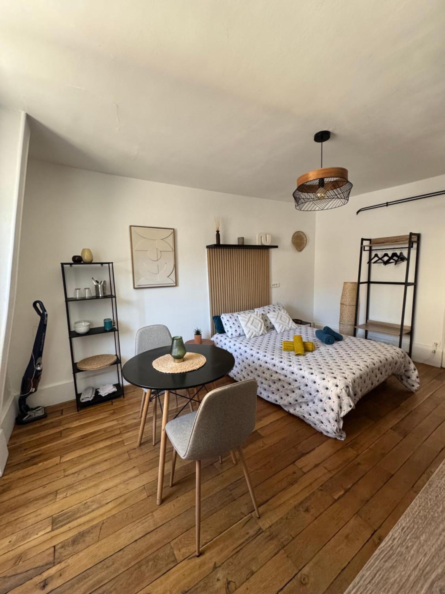 Charmant Appartement Au Coeur De Bourges Ngoại thất bức ảnh