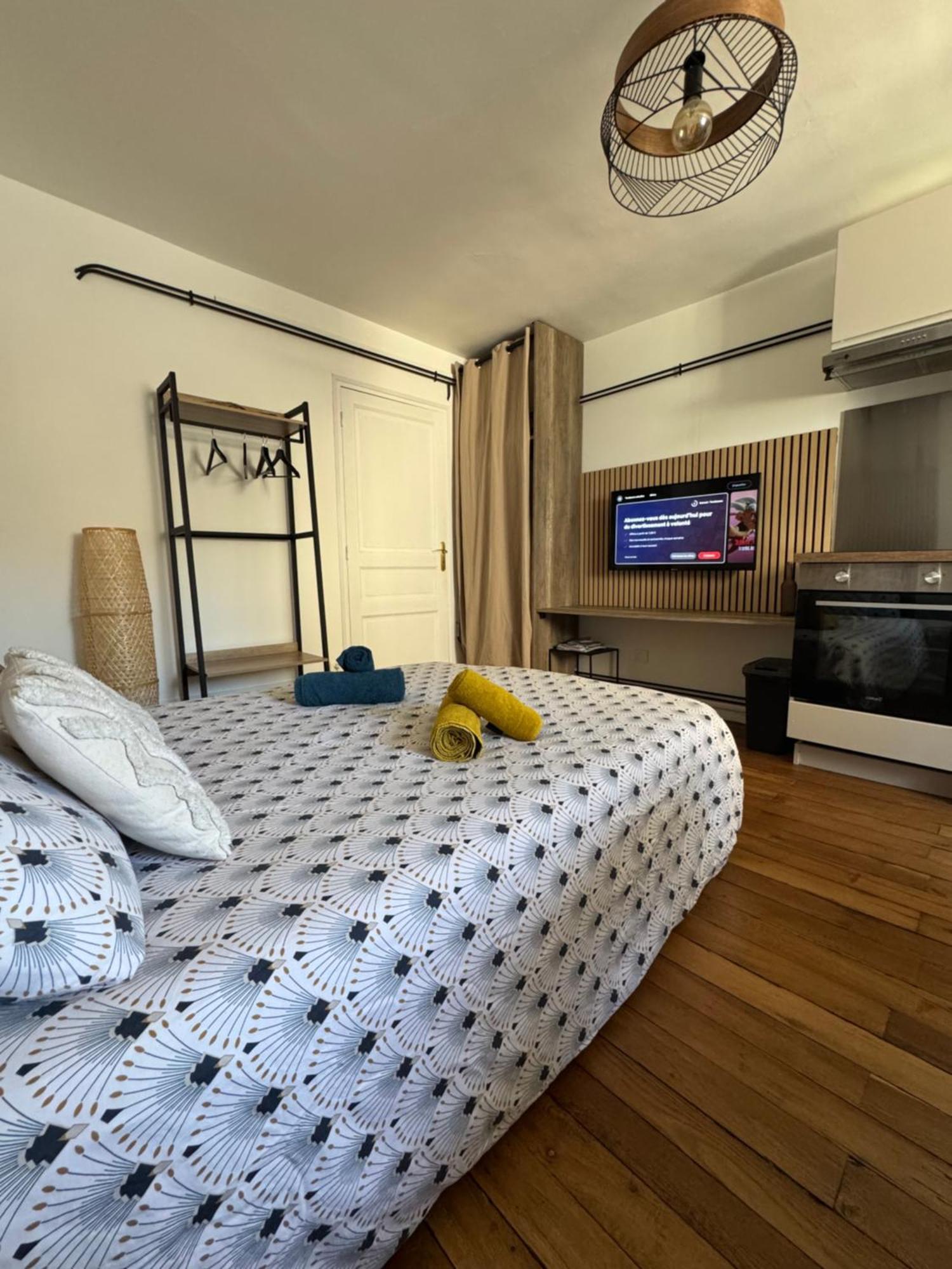 Charmant Appartement Au Coeur De Bourges Ngoại thất bức ảnh