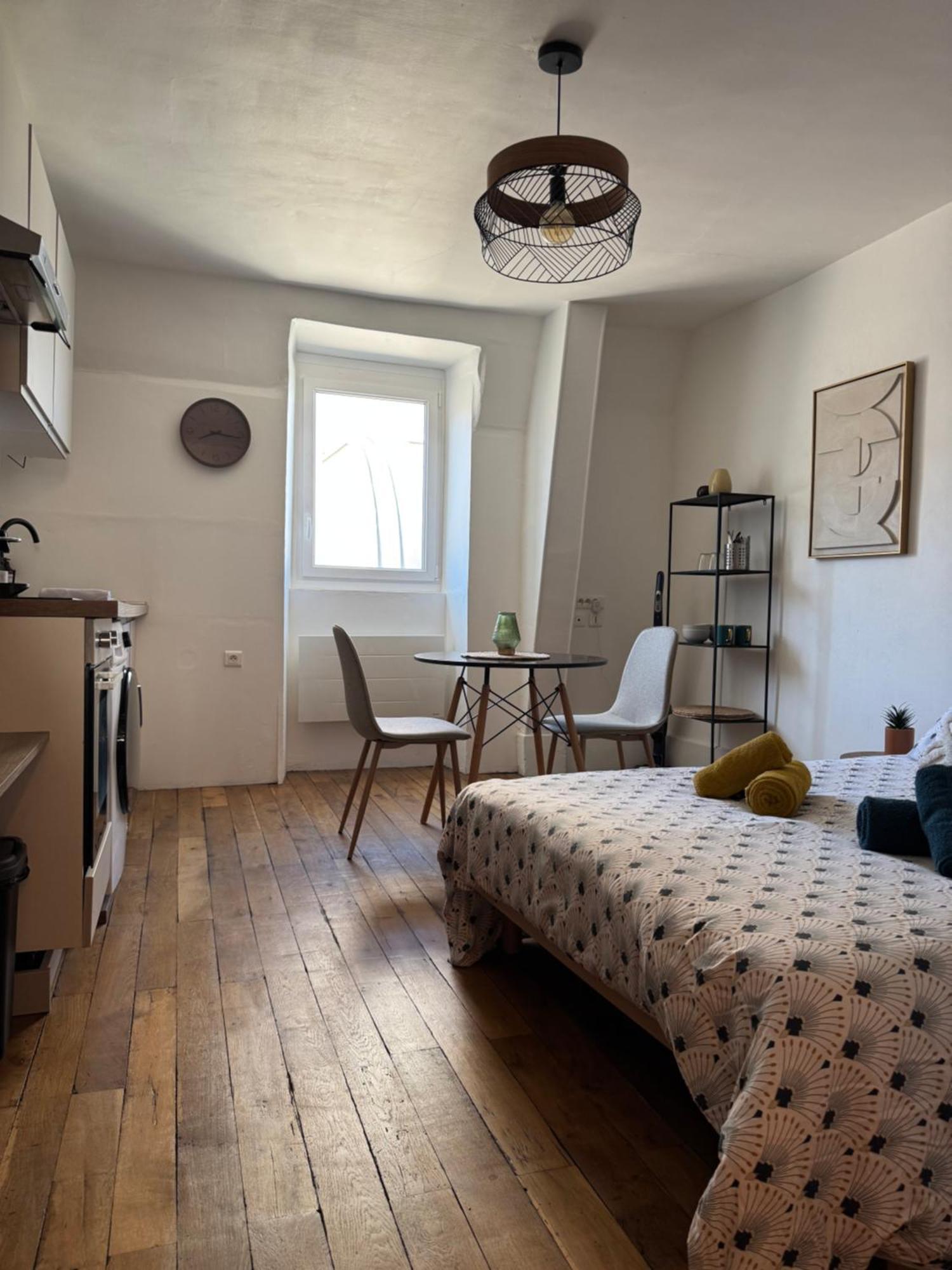 Charmant Appartement Au Coeur De Bourges Ngoại thất bức ảnh